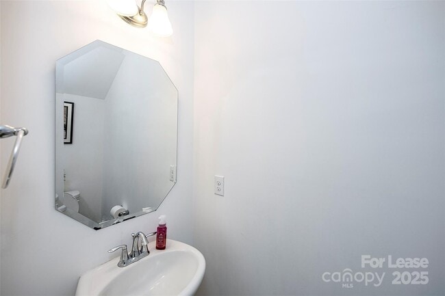 Building Photo - 13406 Calloway Glen Dr