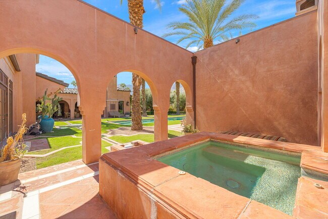 Building Photo - 1650 Ave Sevilla