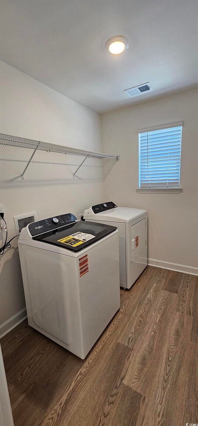 Building Photo - 8233 Vibrant Dr