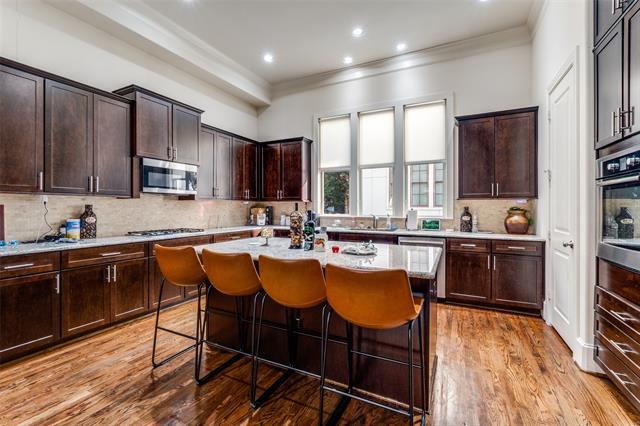 Building Photo - 2171 Helsminster Dr