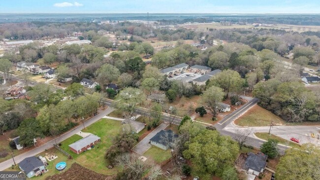 Building Photo - 408 E Marable St