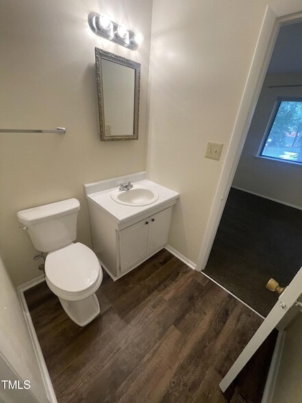Building Photo - 1223 Teakwood Pl