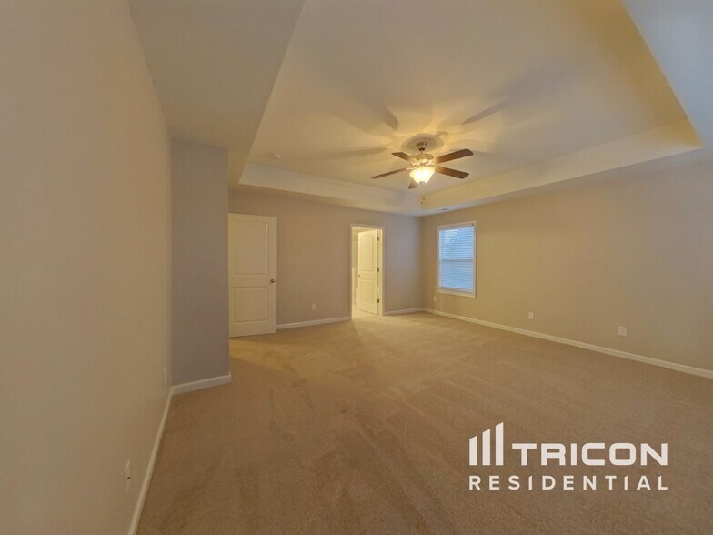 Building Photo - 3913 Norman View Dr