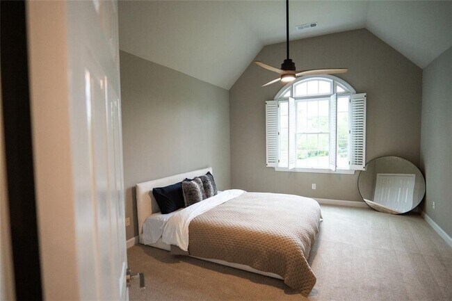 Building Photo - 3239 Mill Chase Cir SE