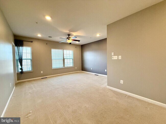 Building Photo - 6491 Jack Linton Dr S