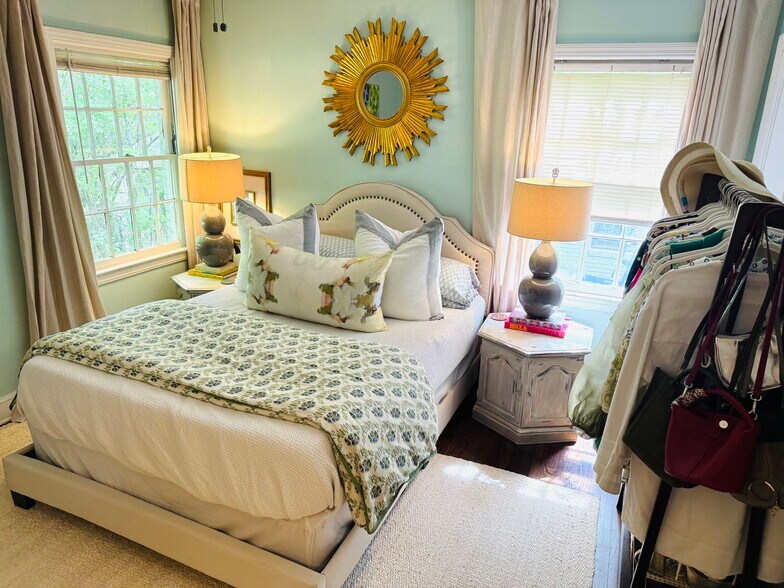 Building Photo - 286 Midvale Dr NE