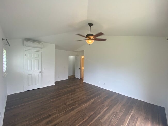 Building Photo - The Heart of Waimea 3BR/2BA with AC, Vaulted Ceilings, and Yard Service!