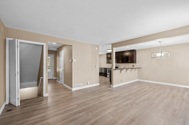 Building Photo - Gorgeous home by Sloans Lake!