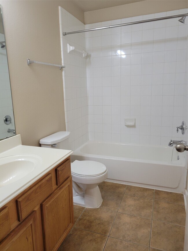 Building Photo - 13411 Forest Pines Village Ln