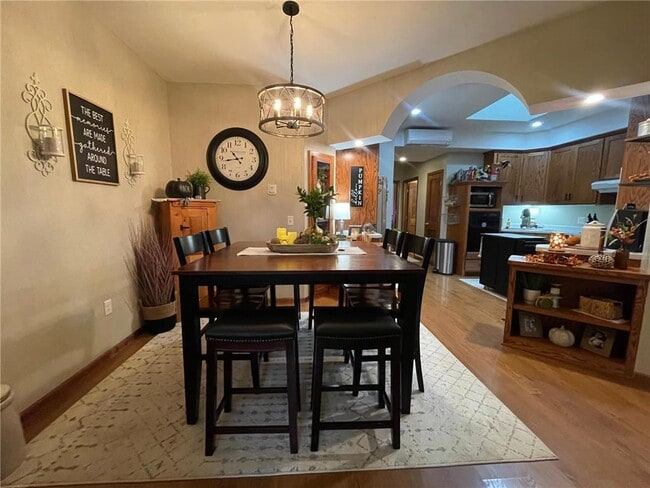 Building Photo - 27 5th St