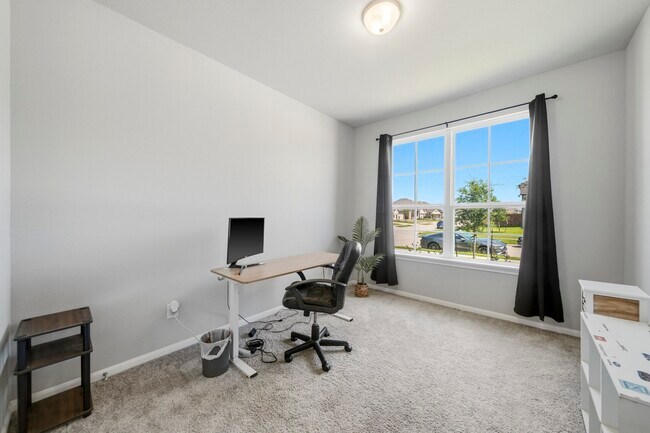 Building Photo - 2420 Solaris Bnd Dr