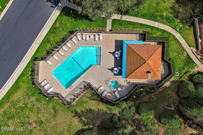 Building Photo - 576 Calle De Las Ovejas