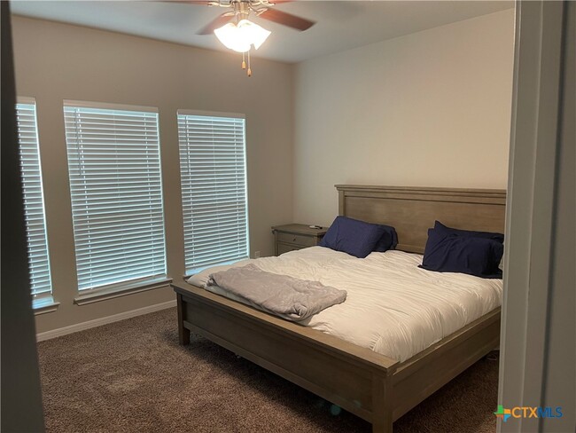 Building Photo - 7220 Rosado Dr
