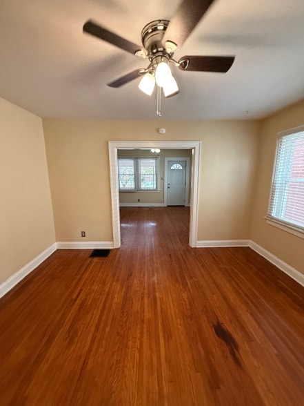 Building Photo - 55 W Lakeview Ave