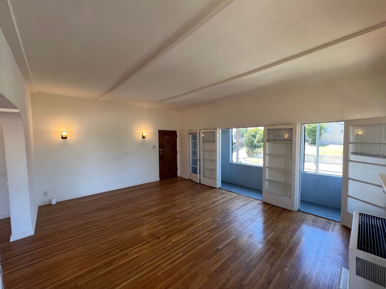 Building Photo - 1874 S Redondo Blvd