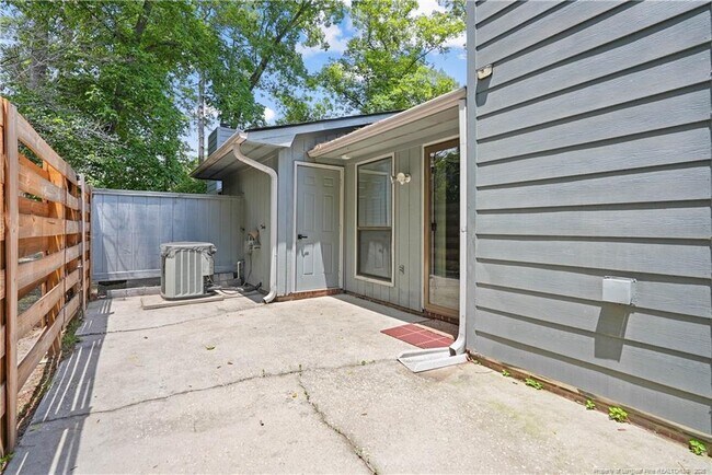Building Photo - 2105 Wexford Oaks Ct