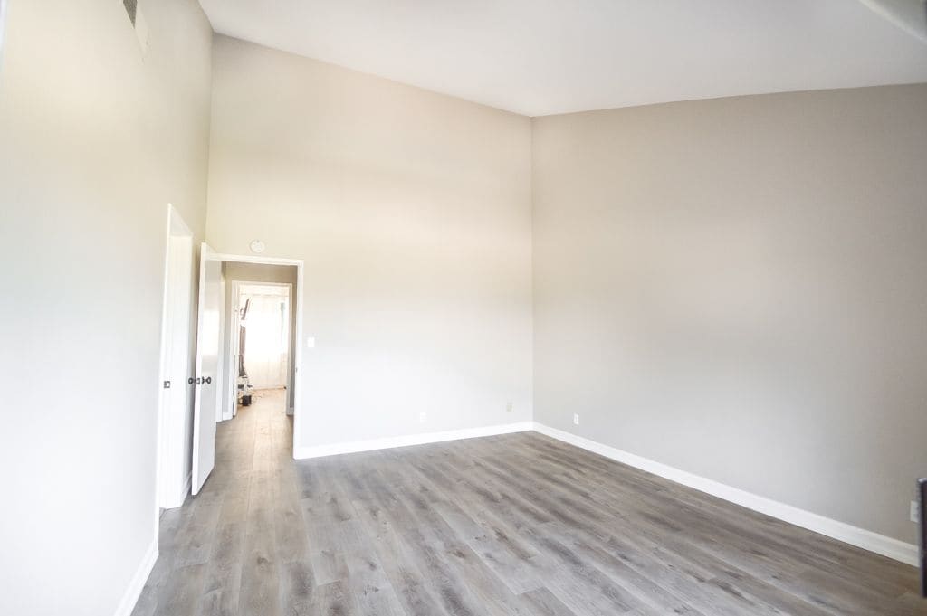 Building Photo - 336 S Travelodge Dr