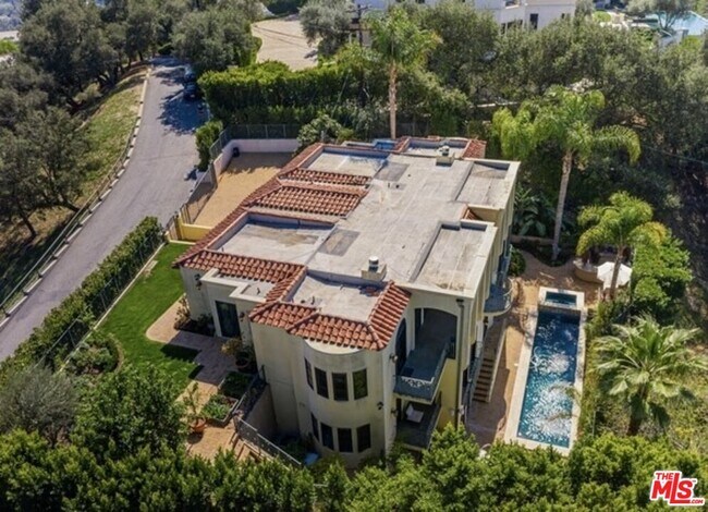 Building Photo - 3110 Benedict Canyon Drive