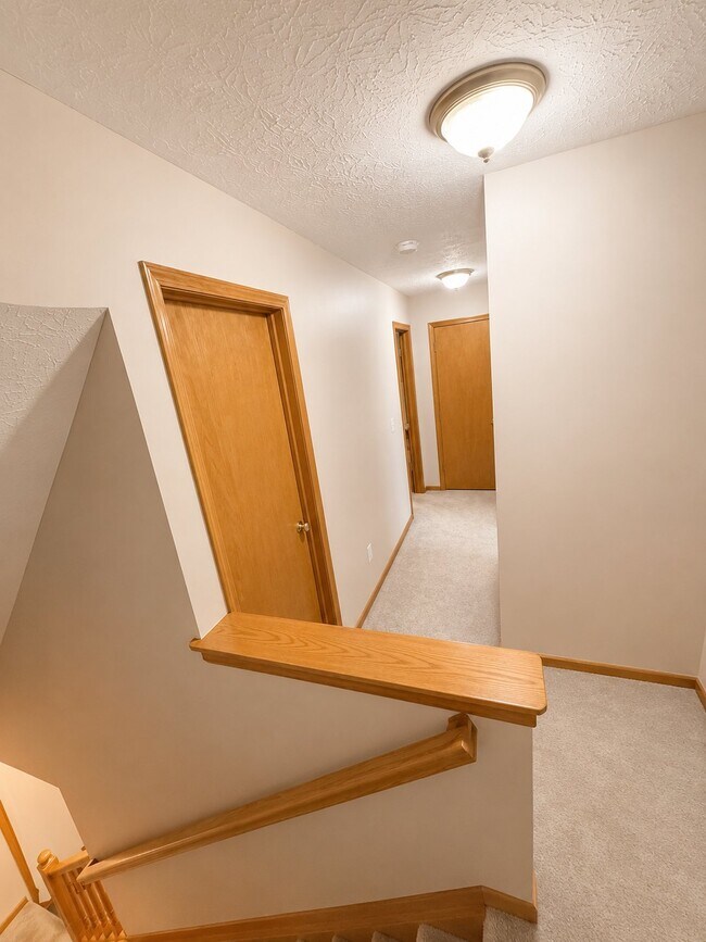 Building Photo - 2800 Lake Hollow Rd