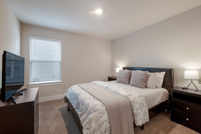 Building Photo - 5609 Jewel Curv