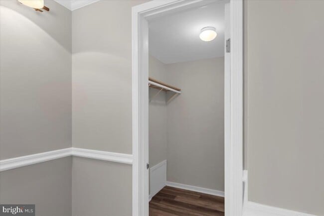 Building Photo - 518 Demoss Ct