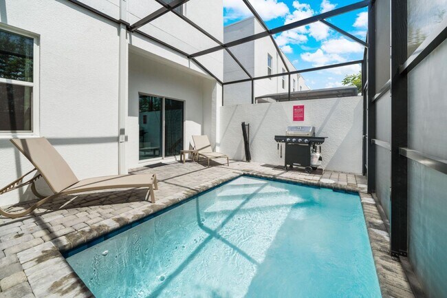 Building Photo - 384 Famagusta Dr