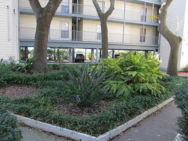 Building Photo - 4001 E NASA Pkwy