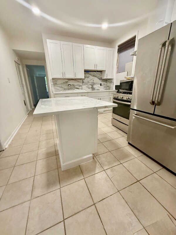 Building Photo - 1649 W Garfield Blvd