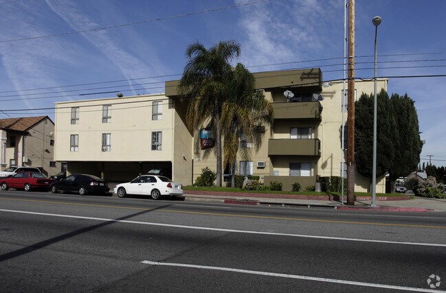 Building Photo - Vanowen Villas