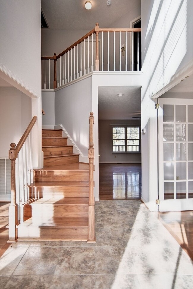 Building Photo - Updated Poquoson Home on Large Lot