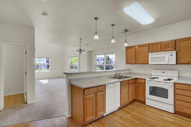 Building Photo - 1577 Monterey Rd