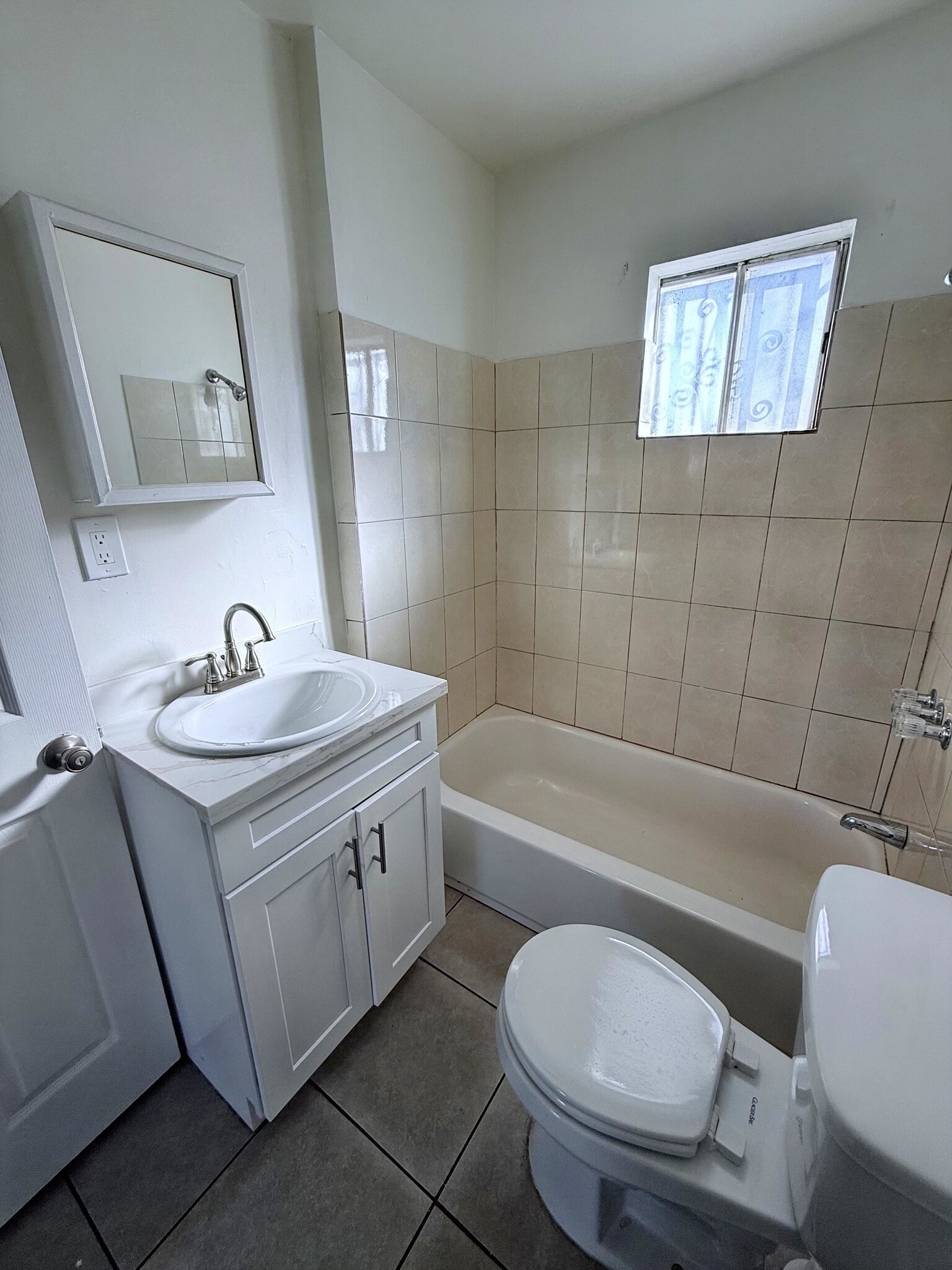 Bathroom - 554 W 92nd St