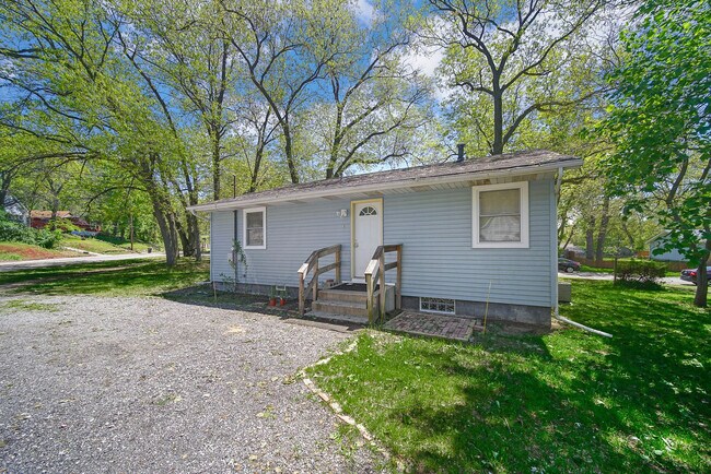 Building Photo - 615 Pine St