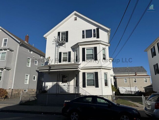 Building Photo - 94 Buffinton St