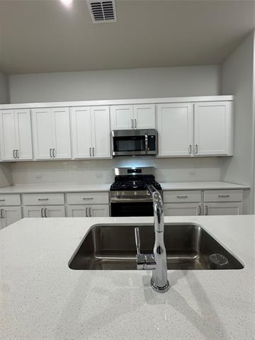 Building Photo - 421 Bertney Dr