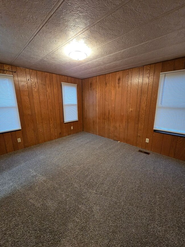 Building Photo - NE heights 3bed, 2 bath