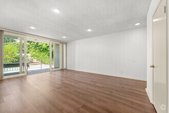 Building Photo - 691 Levering Ave