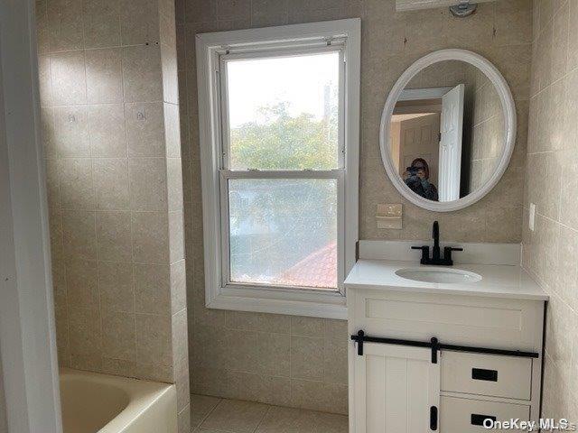 Building Photo - 66 E Walnut St