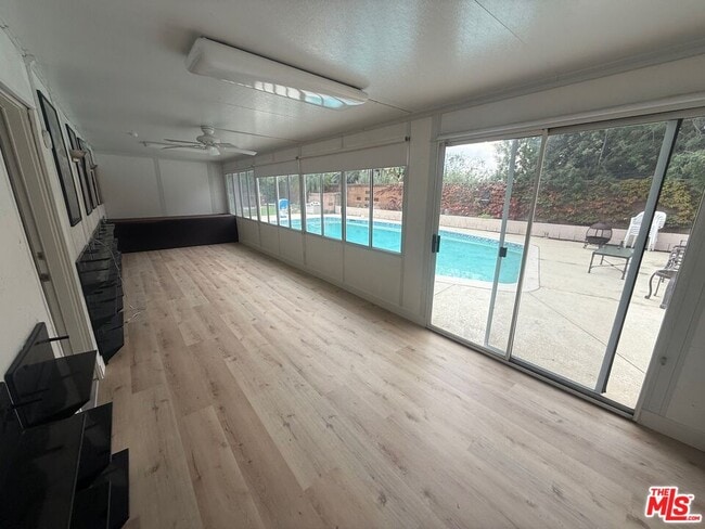 Building Photo - 8031 Melba Ave