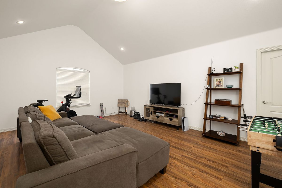 Building Photo - 3301 Santa Olivia St