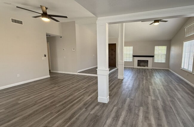 Building Photo - 23680 Redbark Dr