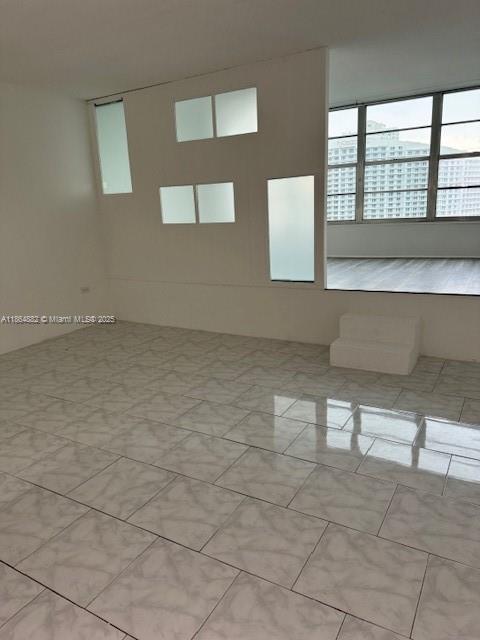 Building Photo - 801 Brickell Bay Dr