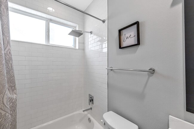 Building Photo - 3105 Gillespie St