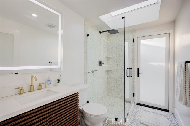 Building Photo - 8161 Encino Ave