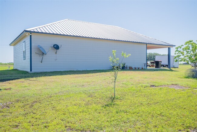 Building Photo - 1015 FM 960 Rd