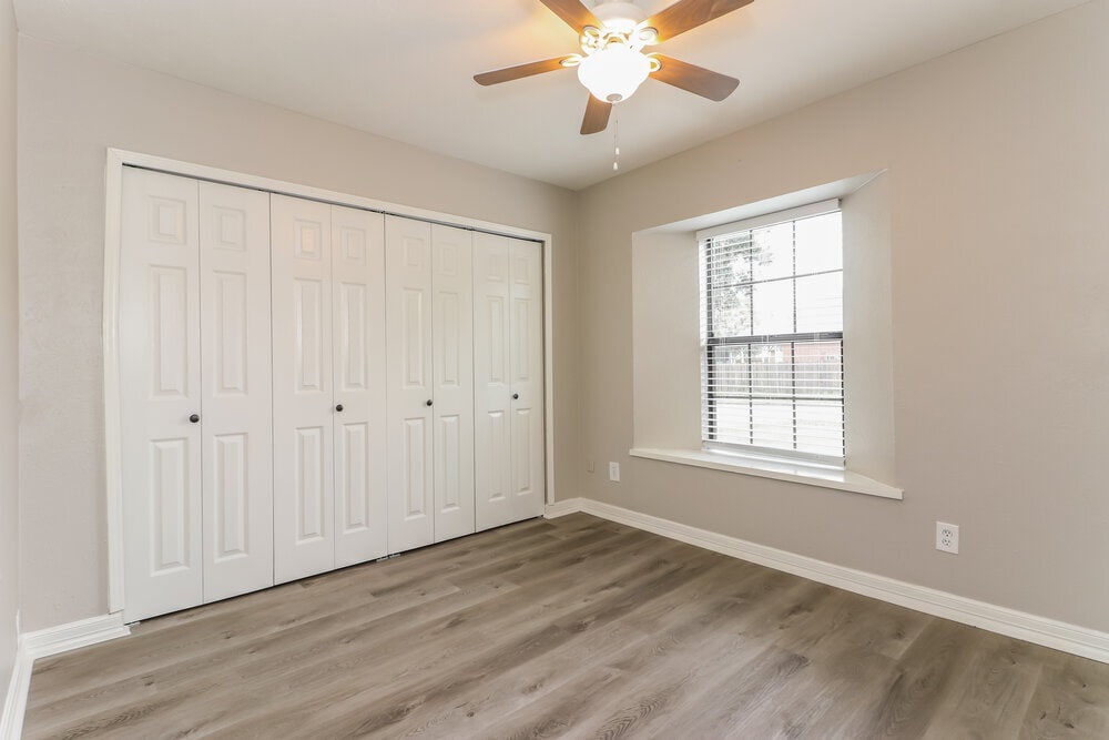 Building Photo - 2321 Clareton Dr