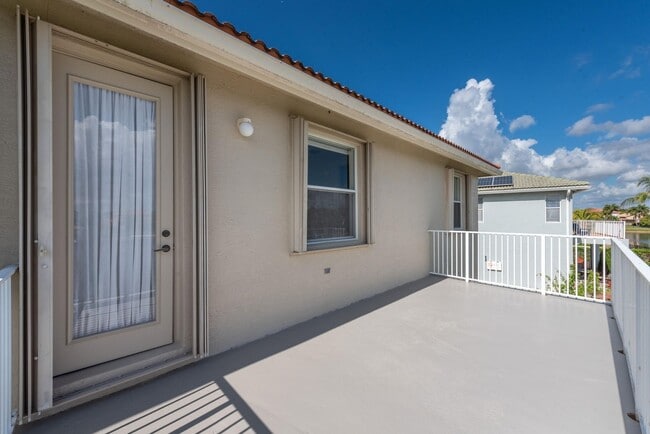 Building Photo - 102 Ibisca Terrace