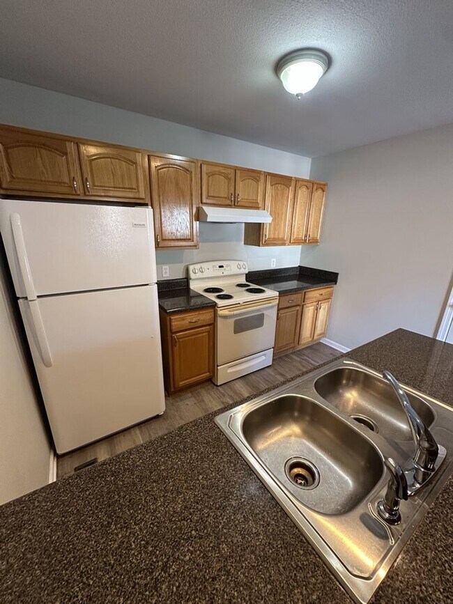 Building Photo - 2 Bedroom 1 Bathroom in Beautiful Chickamauga! Pet Friendly!