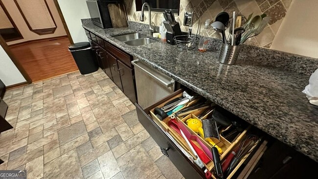 Building Photo - 3966 N Indian Cir NW