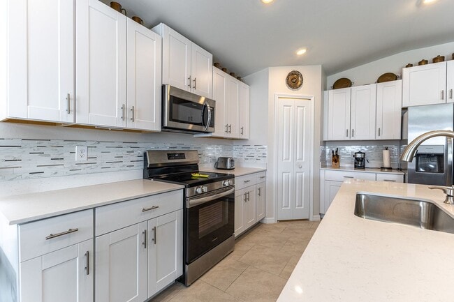 Building Photo - 111 Naomi Pl